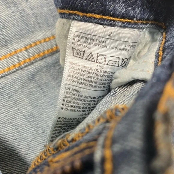 Old Navy Boyfriend Distressed Jeans Raw hem Size 2 - Picture 4 of 5